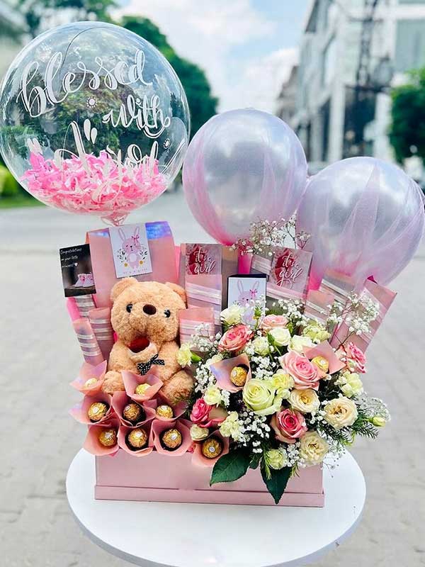 Teddy & Roses Chocolate Gift