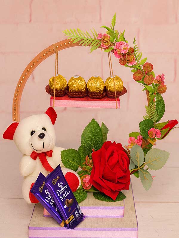 Teddy Love Round Arrangement