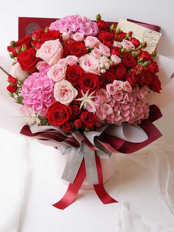 Hydrangea & Rose Luxe Wrap