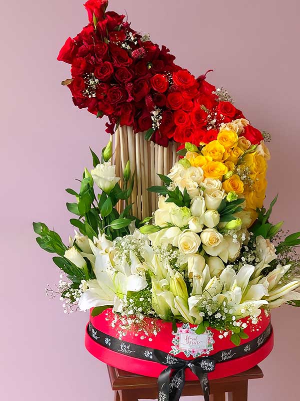 Grandeur Roses & Lilies Round Box