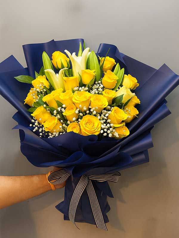 Yellow Rose & Oriental Lily Duo