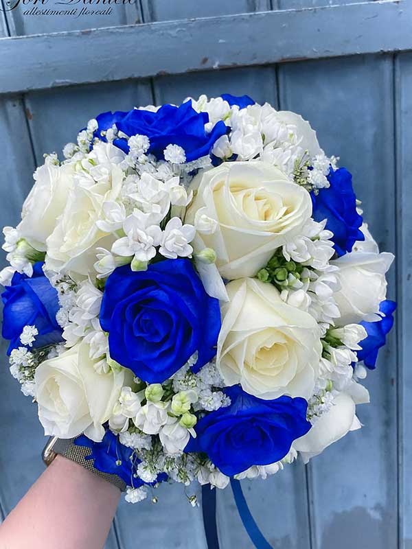 Blue & White Rose Harmony (Variant 2)